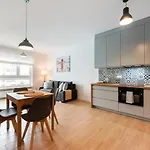 Metro Targowek Cosy Apartment